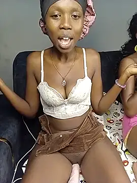 Petite_Nana's Webcam Show