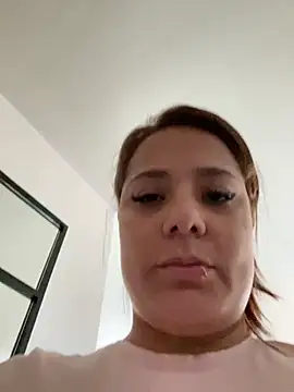 MelissaPrettyMilf 在線直播表演