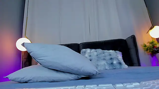 EmillyBronte Chat XXX in diretta
