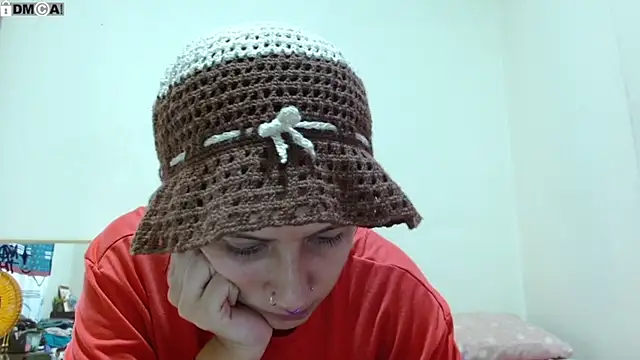 AlinaWoolf_ লাইভ XXX চ্যাট