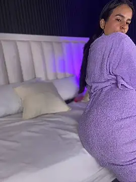 צ'אט XXX בשידור חי של LucieMillerr