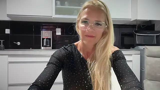 Reyna63: απευθείας συνομιλία ΧΧΧ