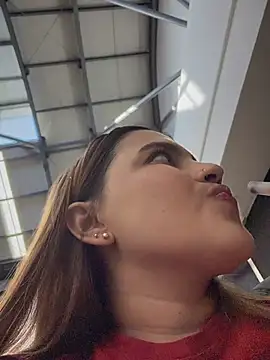 Colibri_xxx Adlı Modelin Canlı XXX Sohbeti