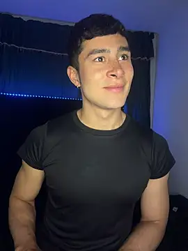 AustinJones_ Adlı Modelin Canlı XXX Sohbeti