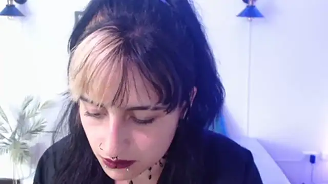 ValkiriaFoX's Live XXX Chat