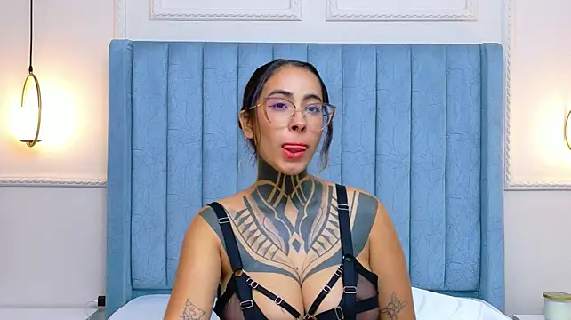 แชท XXX สดของ NicoleBlum