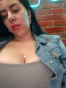 Luianna Live XXX-chat