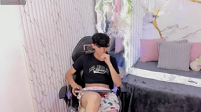 ETHANN_TAY1 Show in webcam