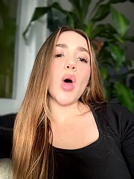 הופעת וובקאם של ShelbyHagen