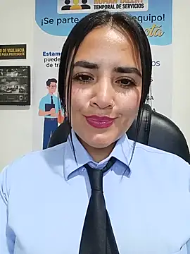 Chat +18 de MAYE__13 ao vivo