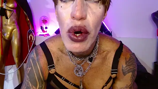 Chatroom XXX en direct de LILITHMADAME