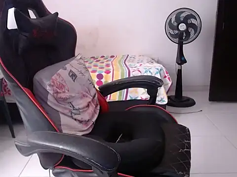 Chatroom XXX en direct de Adriana_0312