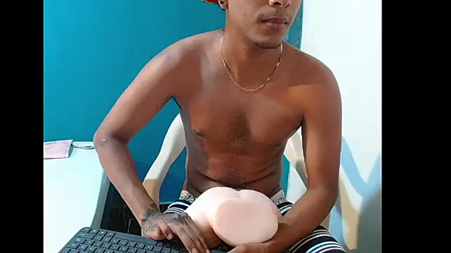 Show modela Andrew25- na web-kameri
