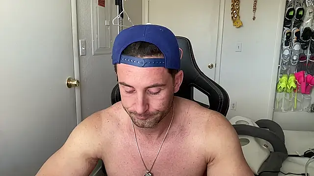 brettmycles28 Pertunjukan Webcam