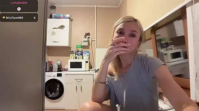 AngelJeni Chat XXX in diretta