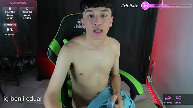 benji_hoter Adlı Modelin Canlı XXX Sohbeti
