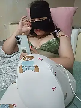 عرض كام Lara-_-28
