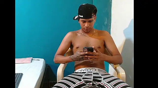Andrew25- Webcamshow