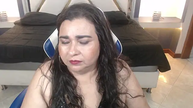 Chat +18 de katiusca_rm ao vivo