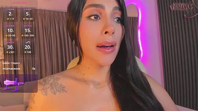 Chat XXX en directo de Sarah_Stone_