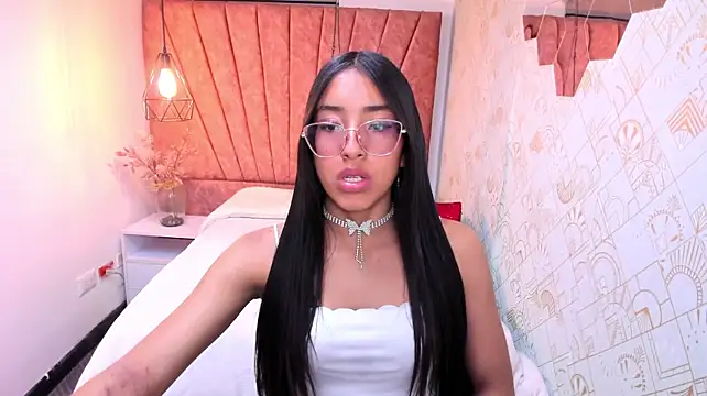 Chat XXX en directo de Gia_Evans__