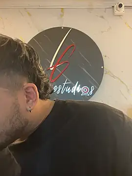 LatinBearX Adlı Modelin Canlı XXX Sohbeti
