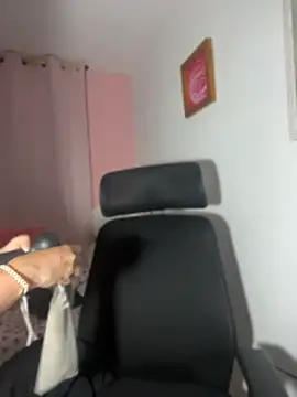 Melody_Fox26 Adlı Modelin Canlı XXX Sohbeti