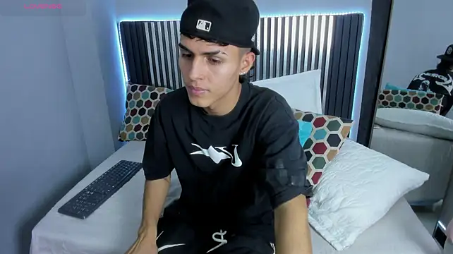 Axel_Mendozaa Adlı Modelin Web Kamerası Şovu