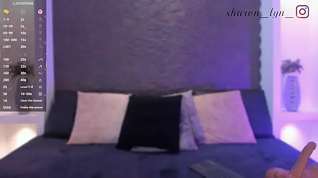 Chat XXX en directo de SharonLyn_