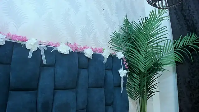Chat +18 de Melody_Megann ao vivo