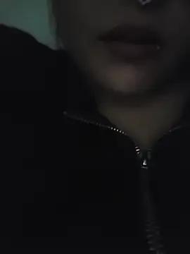 ElinaaxのライブXXXチャット