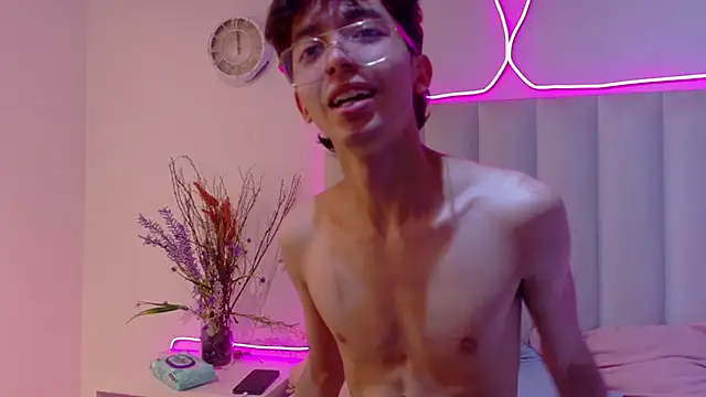 Twink_Sebas7: онлайн-секс-чат