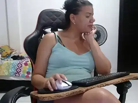 دردشة Adriana_0312 الجنسية المباشرة