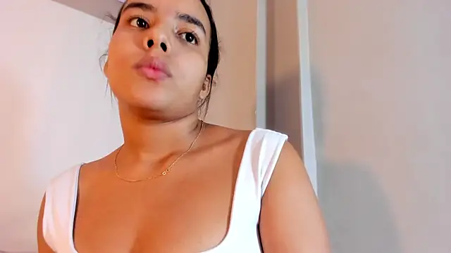 Chat XXX en directo de Roxy_Stonee