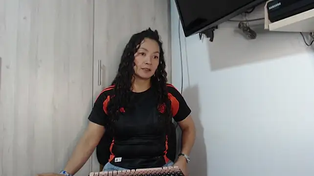 khawit_1 Chat XXX live