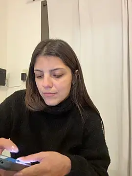 lilylovelesss' Live XXX Chat