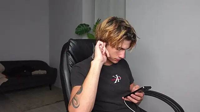 XXX chat uživo modela Denis_Wu