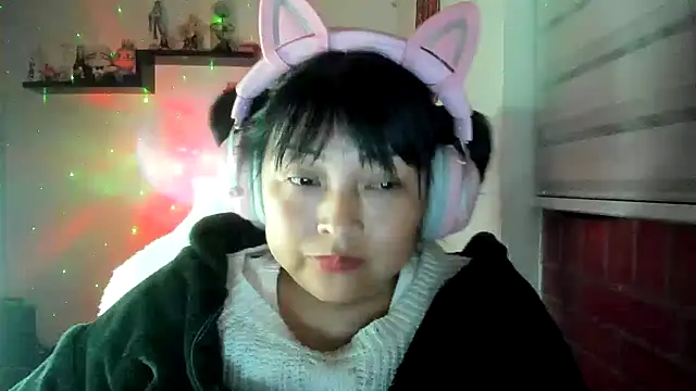 Chat XXX en directo de Shaddycute_