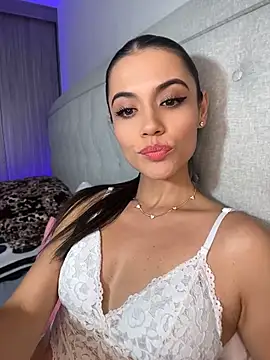 Nicole_stonee Adlı Modelin Canlı XXX Sohbeti