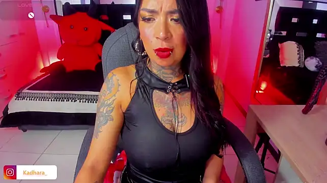 Chat +18 de Kadarah ao vivo