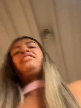 CamiRosse18's Live XXX Chat