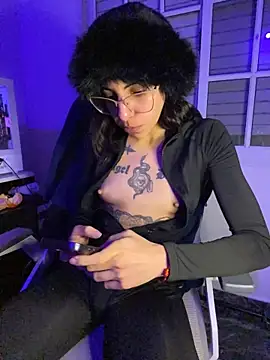 Poison_Ivy_29 Chat XXX live