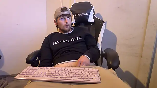 bigbootyboy_ webcam show