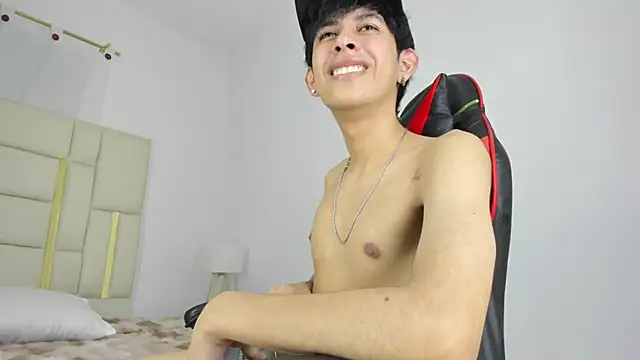julian_xx's Webcam Show