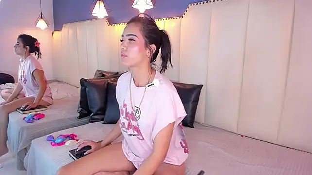 MiaKarsson Adlı Modelin Canlı XXX Sohbeti
