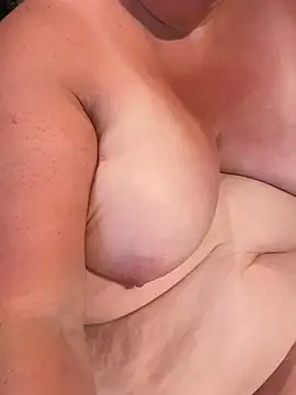 แชท XXX สดของ Curvy-BellaXXX