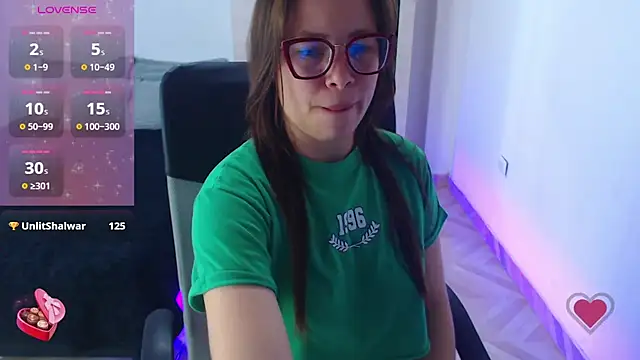Chat +18 de SharonR1 ao vivo