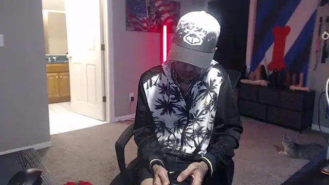 Michigan9000 XXX чат на живо