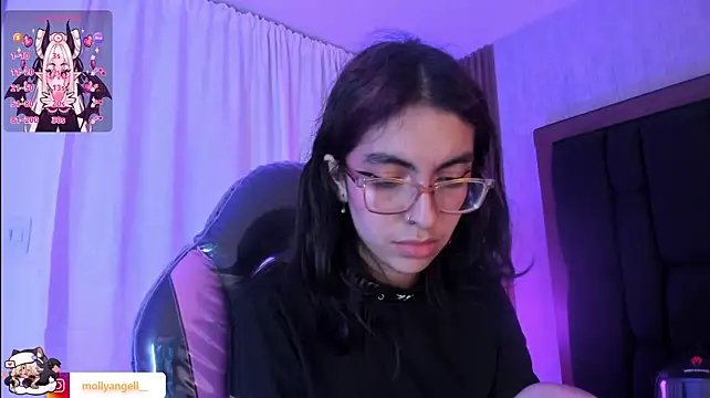 Molly_A Chat XXX in diretta