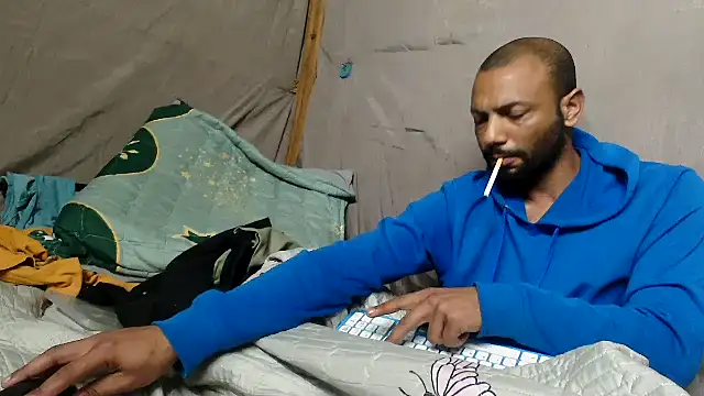 Camodick Adlı Modelin Canlı XXX Sohbeti